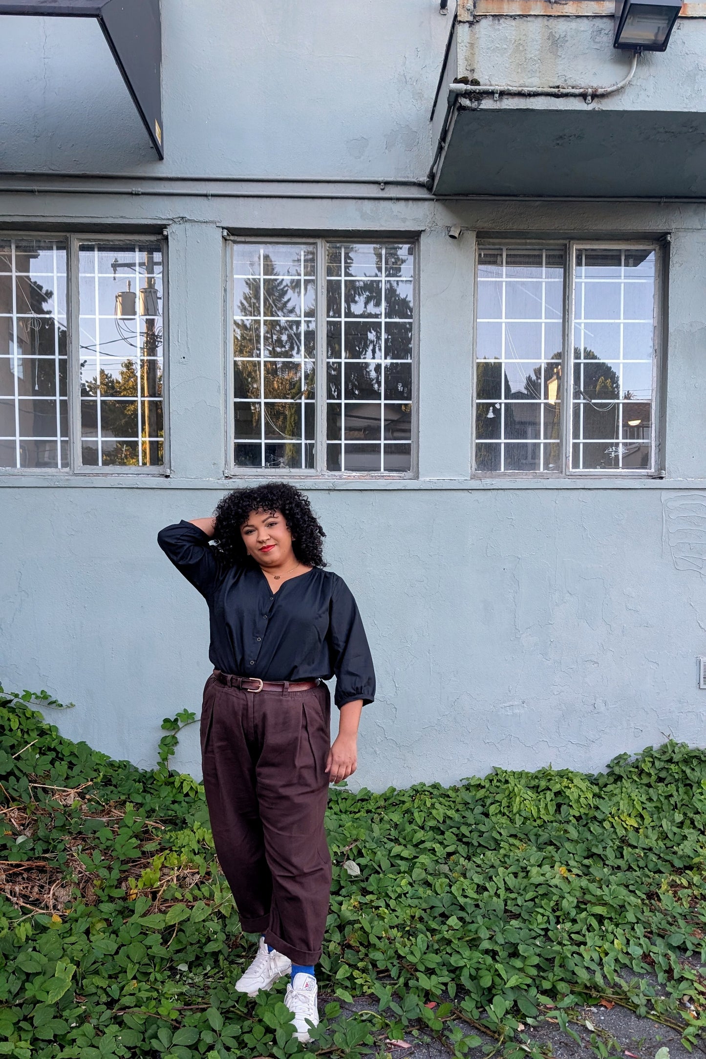 Margot V Neck Shirt in Black Cotton-Linen