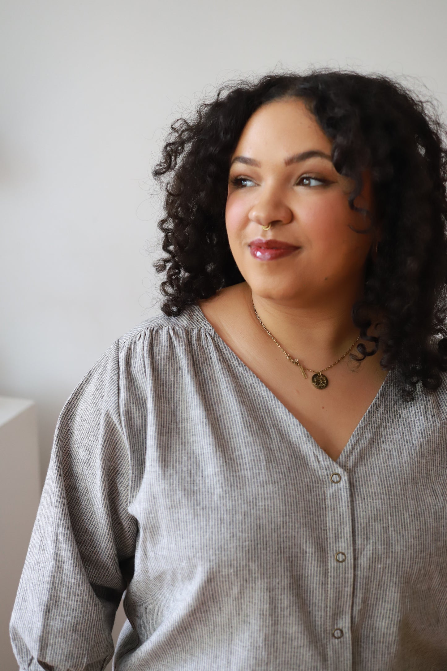 Margot V Neck Shirt in Striped Cotton-Linen