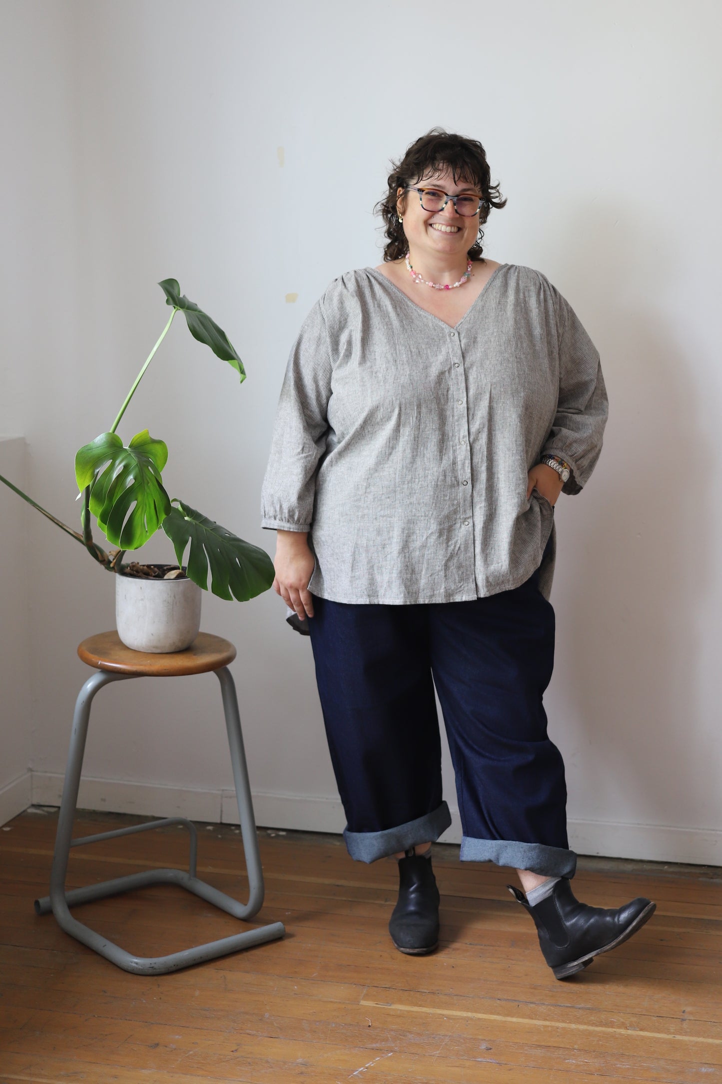 Margot V Neck Shirt in Striped Cotton-Linen