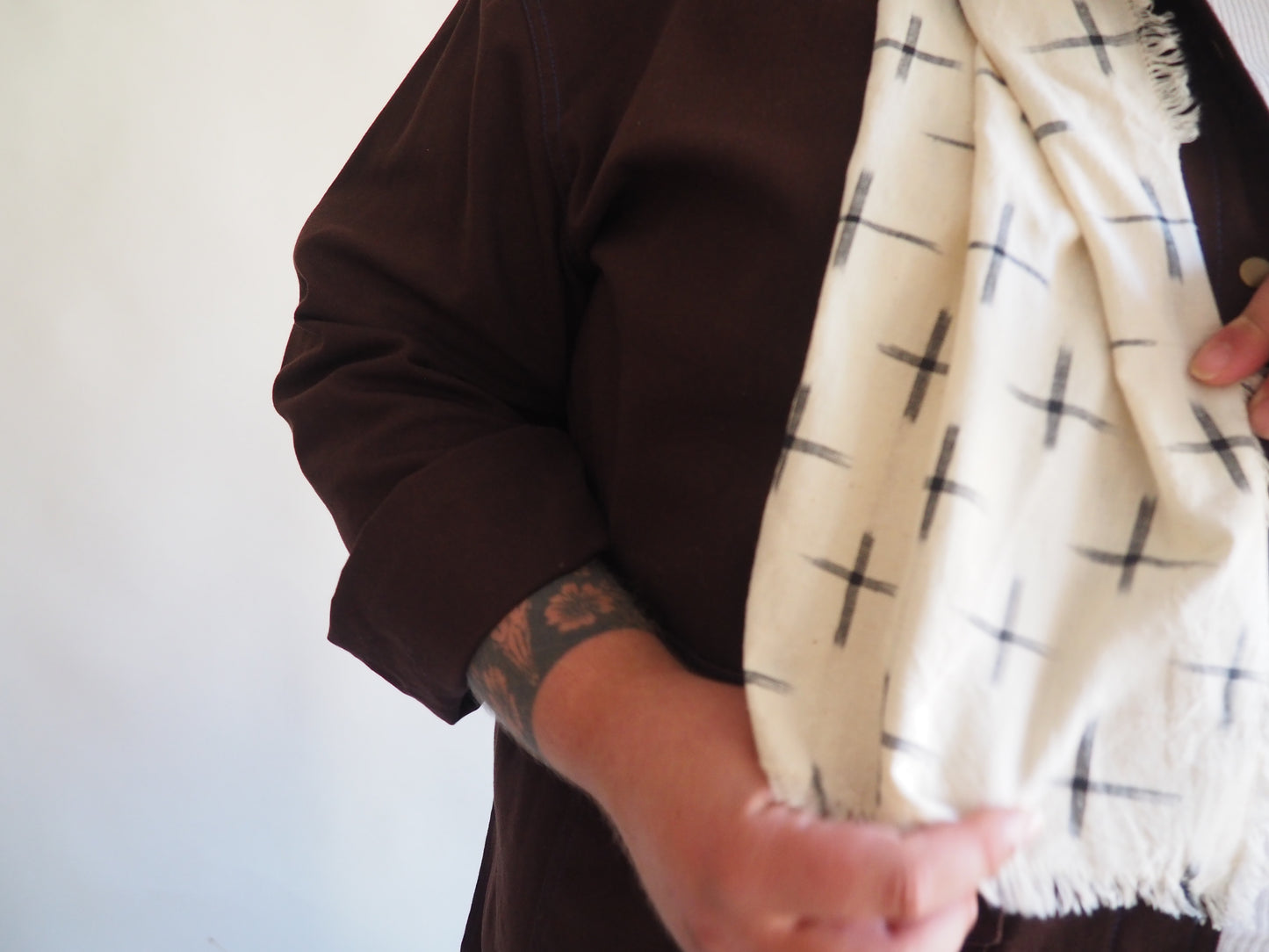 Handwoven Ikat Cotton Scarf – Cream & Black