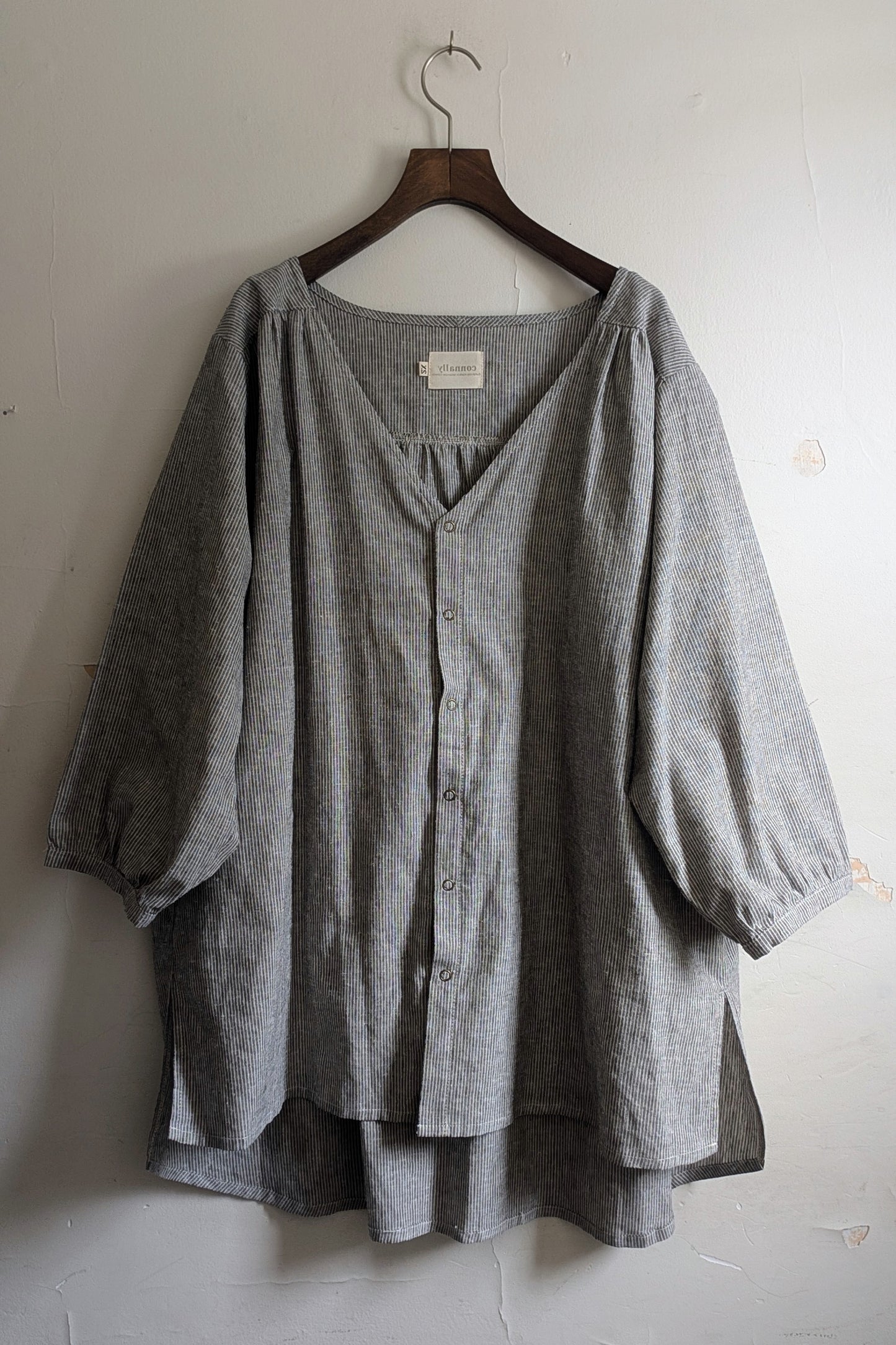 Margot V Neck Shirt in Striped Cotton-Linen