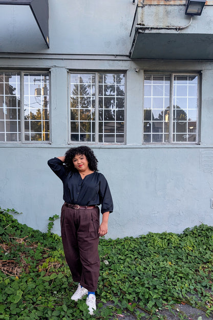 Margot V Neck Shirt in Black Cotton-Linen
