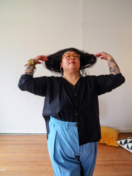 Margot V Neck Shirt in Black Cotton-Linen