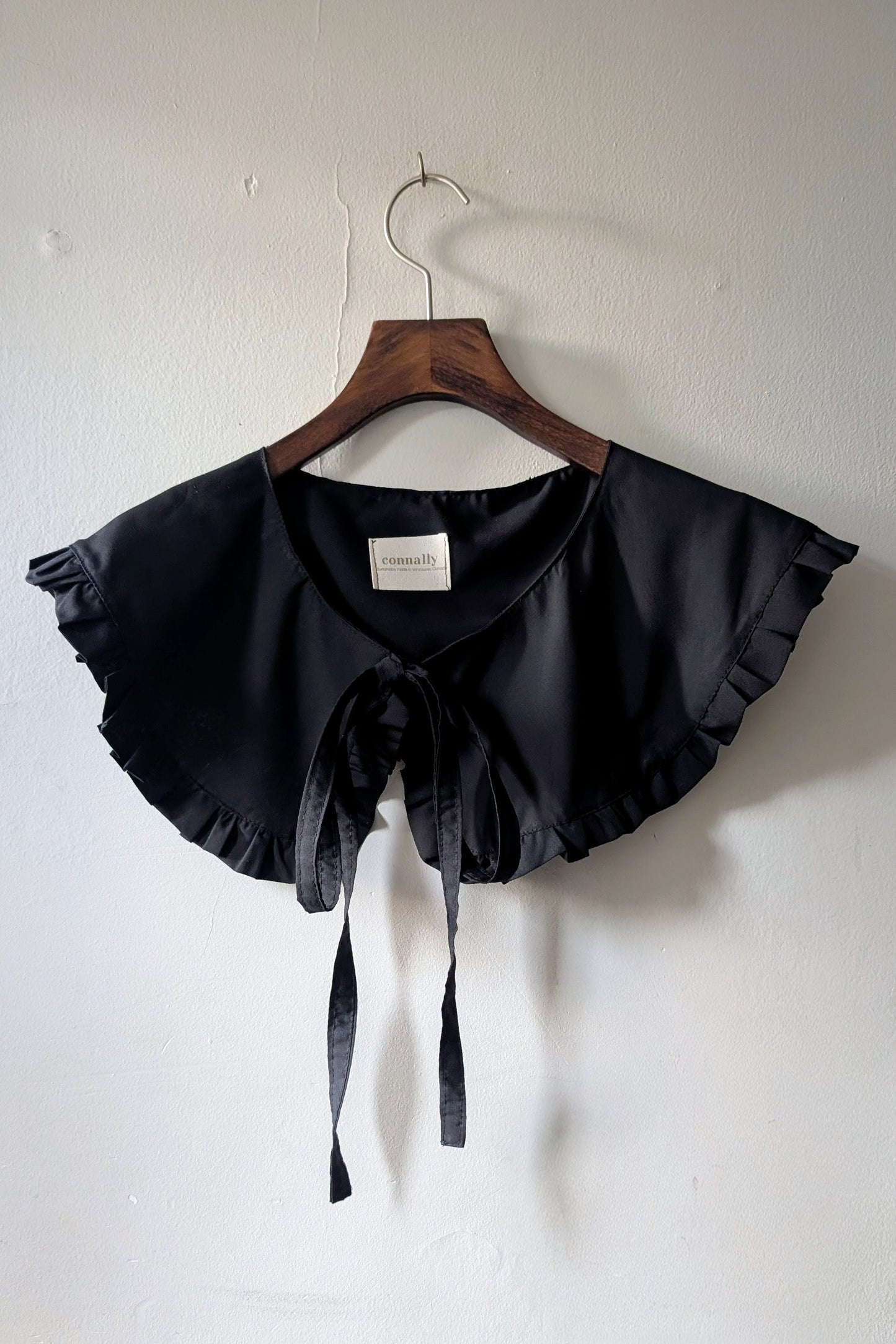 Exaggerated Ruffle Collar in Cotton Poplin