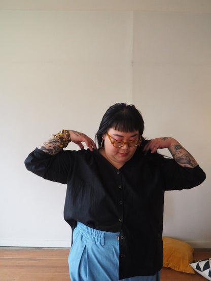 Margot V Neck Shirt in Black Cotton-Linen