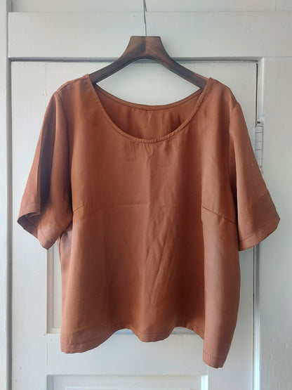 This T Shirt in Cedar is designed with organic, artisan made Tencil Twill cotton.